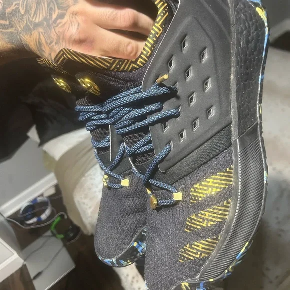 Adidas Black and Gold Harden Vol. 2 Shoes - Picture 6 of 10